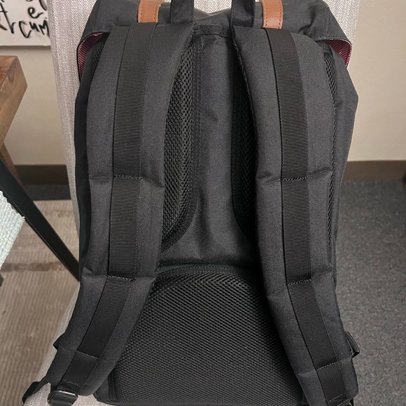 Herschel Supply Company Black and Brown Backpack - Picture 3 of 4